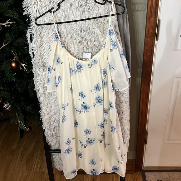 Dress - Picture 2 of 3